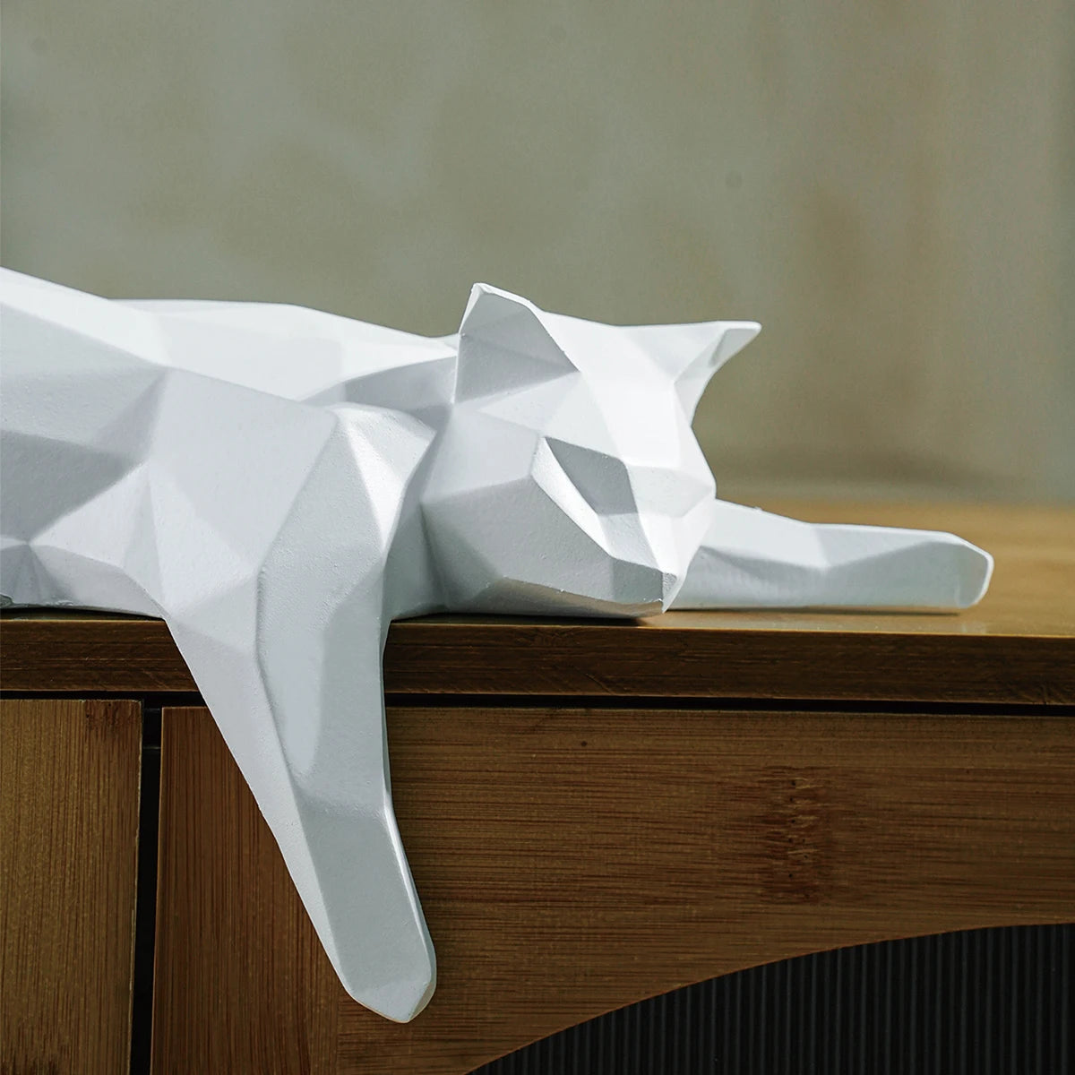 Estatua de gato blanco y negro, escultura geométrica moderna para decoración de habitación, para el hogar y la Oficina, como estante de mesa, decoración de escritorio, gato tumbado
