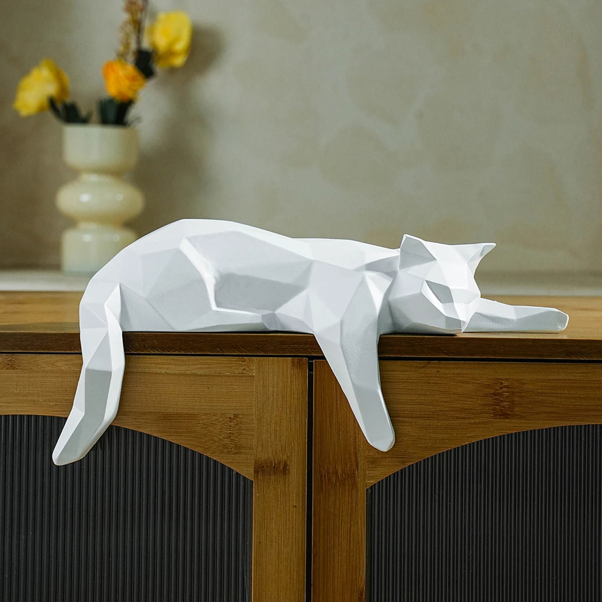 Estatua de gato blanco y negro, escultura geométrica moderna para decoración de habitación, para el hogar y la Oficina, como estante de mesa, decoración de escritorio, gato tumbado