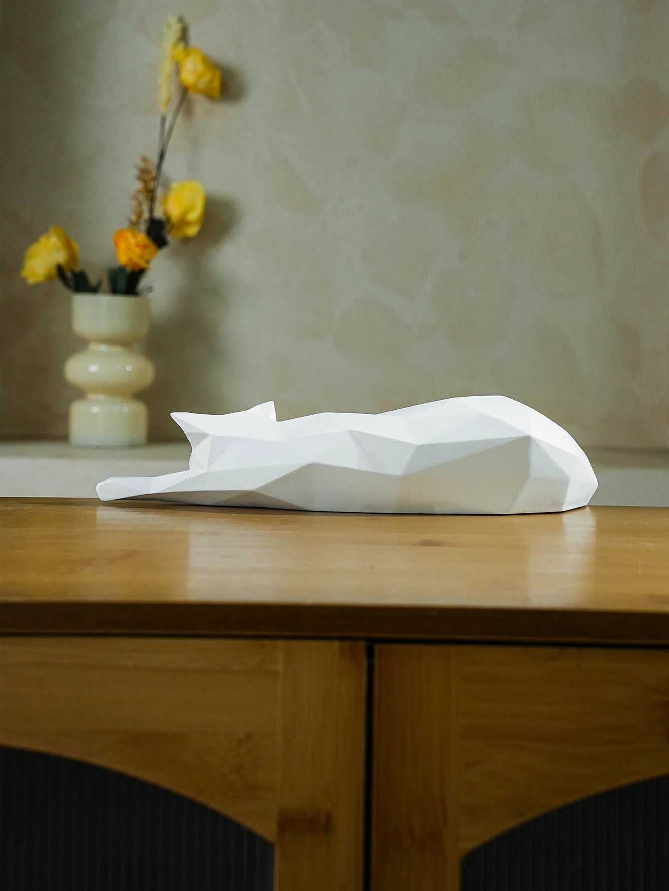 Estatua de gato blanco y negro, escultura geométrica moderna para decoración de habitación, para el hogar y la Oficina, como estante de mesa, decoración de escritorio, gato tumbado